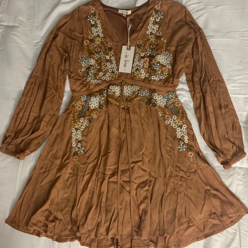 SOLD Bohemian floral dress - Picture 4 of 8